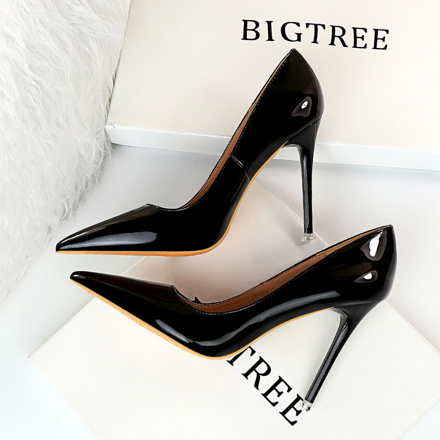 Glossy patent leather slim high heels