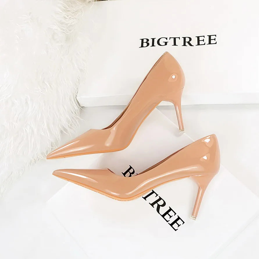 Glossy patent leather slim high heels